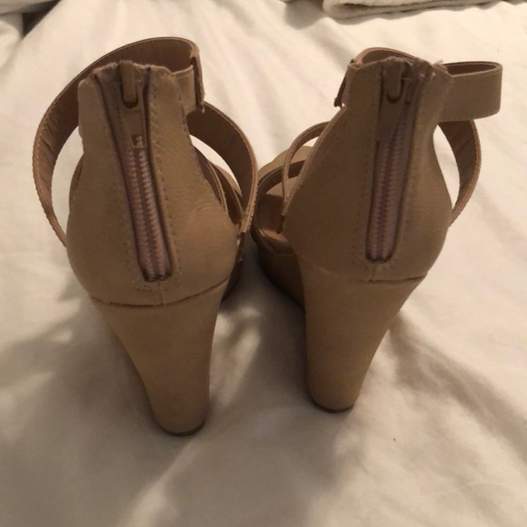 Tan platform wedges - worn once - Picture 3 of 4